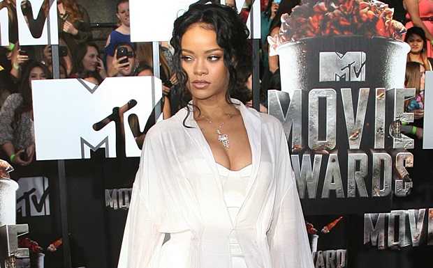 Rihanna_MTV_Movie_Awards_2014_aceshowbiz_com