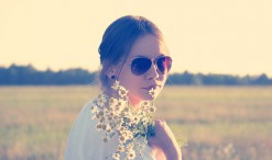 flower-child-336658_640