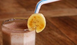 banana_chocolate_milkshake_smoothie_with_lactaid